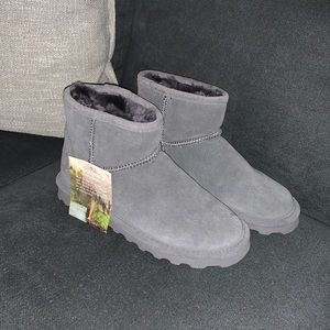 NEW bearpaw boots size 8